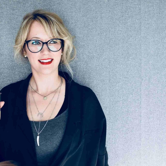 Meet your Posher, Sally - Picture 1 of 1